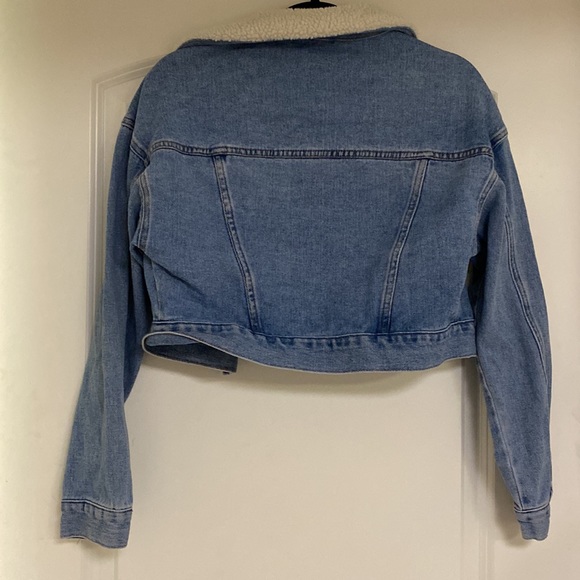 Pacsun, Size: XS, Cropped Jean Jacket with Sherpa Lined Collar - Picture 2 of 2